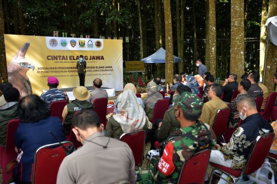 KLHK Menggugah Kepedulian Generasi Muda untuk Melestarikan Satwa Langka - JPNN.COM