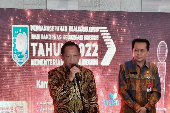 Mendagri Tito Berencana Evaluasi Penunjukan Penjabat Kepala Daerah - JPNN.COM