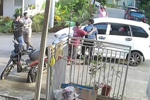 Bang Jago Memukul Warga Bekasi di Jalanan, Siap-siap Menanggung Risikonya, ya - JPNN.COM