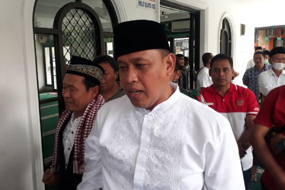 Viral, Staf SMPN 6 Kota Bekasi Diduga Melecehkan Siswi, Mas Tri Bilang Begini, Tegas - JPNN.COM