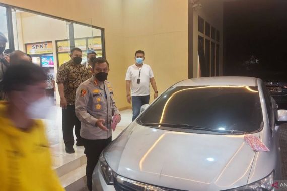 Maling Mobil di Ciracas Jakarta Timur Nekat Banget - JPNN.COM