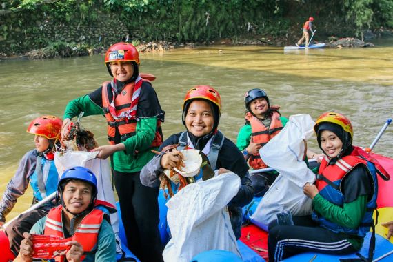 Gandeng Komunitas Ciliwung, KLHK Ingin Kualitas Air Sungai Lebih Baik - JPNN.COM