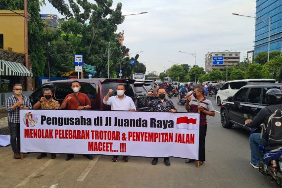 Pengusaha Kuliner Tolak Pelebaran Trotoar di Jalan Juanda, Ini Alasannya - JPNN.COM