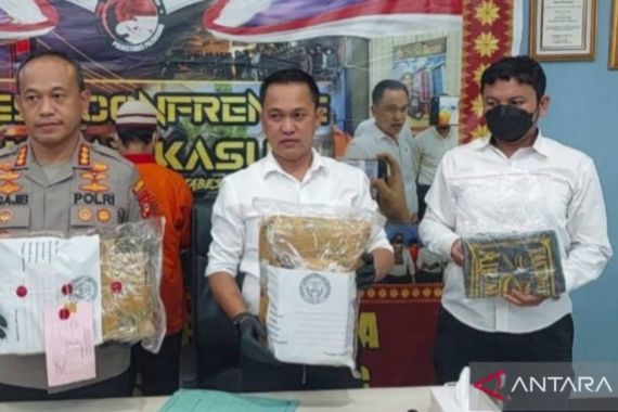 Warga Palembang Edarkan 5 Kilogram Ganja - JPNN.COM