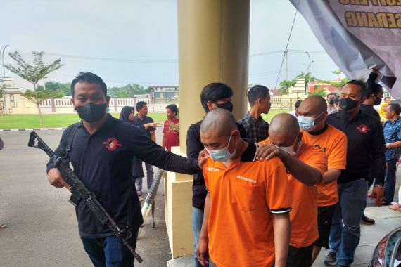 8 Perampok yang Menyekap Juragan Sembako Ditembak Polisi - JPNN.COM