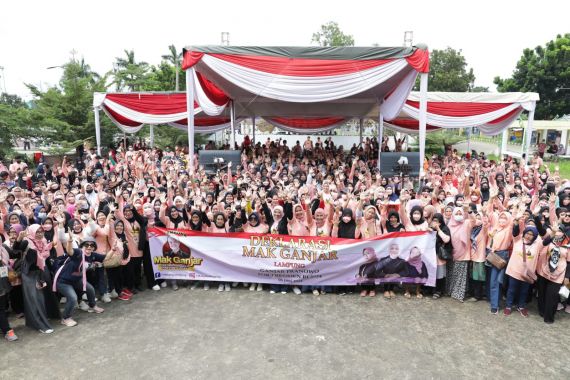 Ribuan Mak-Mak di Lampung Sepakat Mendukung Ganjar karena Hal Ini - JPNN.COM