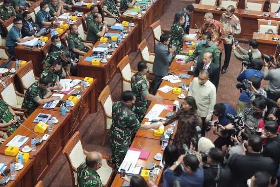 Komisi I DPR Gelar Raker dengan Wamenhan dan Panglima TNI, Tetapi - JPNN.COM