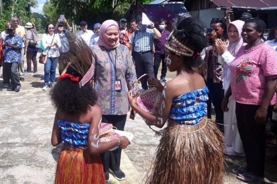Ditjen Bina Pemdes Kemendagri Memonitor Program di Papua Barat - JPNN.COM