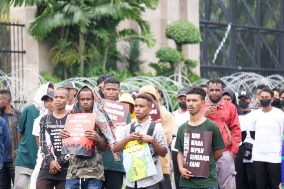 Forum Mahasiswa Papua Desak Pemerintah dan DPR Sahkan Daerah Otonomi Baru - JPNN.COM