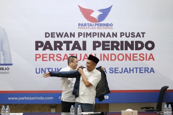 Dipercaya HT Bangun Partai, Yusuf Lakaseng: Perindo, Jawaban Politik Kita Saat Ini - JPNN.COM