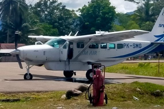 KKB Tembaki Pesawat yang Baru Mendarat, Pilot dan Kopilot Syok  - JPNN.COM