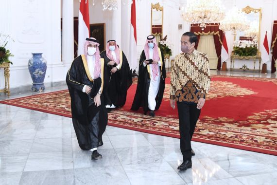 Siapa Pria Beserban yang Diterima Jokowi, Bawa Angin Segar untuk Umat Islam - JPNN.COM