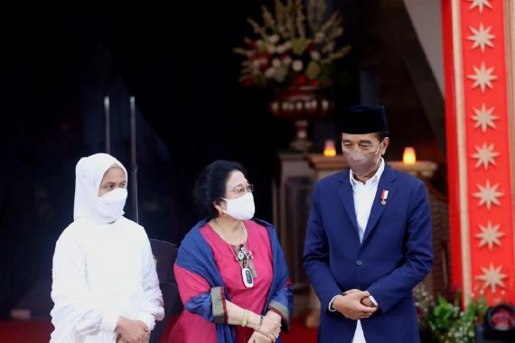 Jokowi Ungkap Kedekatan dengan Megawati, Seperti Ibu dan Anak - JPNN.COM