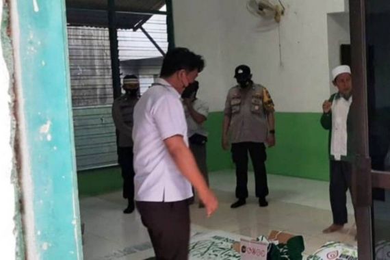 Markas Khilafatul Muslimin di Surabaya Digeledah, Polisi Temukan Ini, Jangan Kaget, Ya - JPNN.COM