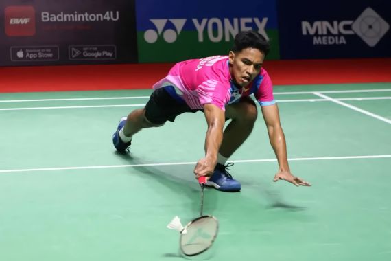Indonesia Masters 2022: Jatuh Bangun, Chico Bertekuk Lutut di Depan Juara Dunia 2021 - JPNN.COM