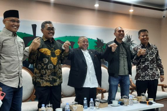 PKS-PKB Menjajaki Koalisi Semut Merah, Berawal Saat Milad - JPNN.COM