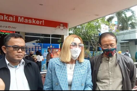 Dilaporkan karena Uang Arisan Ratusan Juta, Indah Sari Bongkar Soal Ini - JPNN.COM