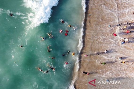 Alhamdulillah, Warga Gaza Akhirnya Bisa Menikmati Laut Bersih - JPNN.COM