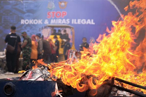 Dua Daerah Ini Jadi Sasaran Empuk Bea Cukai dalam Operasi Gempur Rokok Ilegal - JPNN.COM