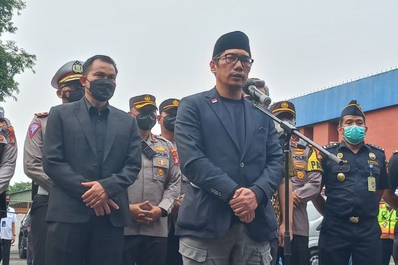 Jenazah Eril Tiba di Indonesia, Sejumlah Pejabat Hadir Berbelasungkawa, Siapa Saja? - JPNN.COM