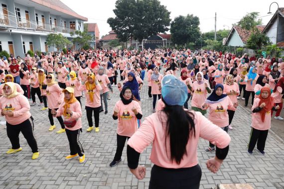 Ganjar Pranowo Dapat Dukungan Mak-Mak Banten untuk Jadi Presiden - JPNN.COM