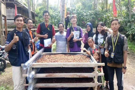 Kementan Sebut Kampung Kopi Gombengsari Kian Diminati Wisatawan Mancanegara - JPNN.COM