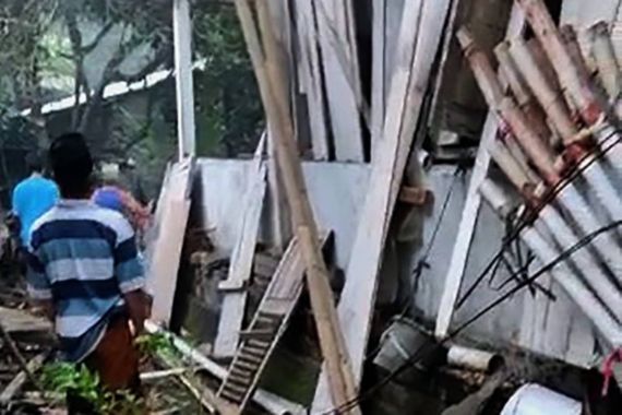 Ledakan di Banyumas, Seorang Warga Tewas, 4 Rumah Rusak - JPNN.COM