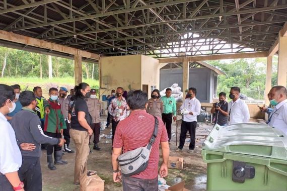 Plastik Hitam di Bak Sampah Ternyata Berisi Janin, Bandara Langsung Gempar - JPNN.COM