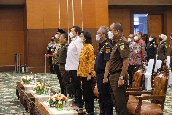 Bea Cukai dan Kejagung Menandatangani MoU, Sri Mulyani dan Burhanuddin Jadi Saksi - JPNN.COM