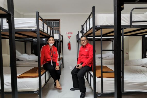 Gibran bin Jokowi Tidur di Bangsal, Belajar dari Perjuangan Megawati - JPNN.COM