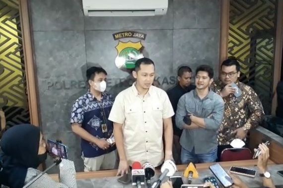 Kasus Penganiayaan Terhadap RD Naik Penyidikan, Iko Uwais Segera Diperiksa Lagi, Waduh - JPNN.COM
