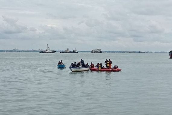 Baharuddin Hilang Tenggelam, TNI AL Bergerak Melakukan Pencarian - JPNN.COM