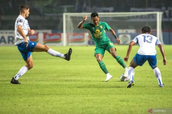 Takluk 1-3 dari Persib, Persebaya Gagal Pertahankan Keunggulan - JPNN.COM