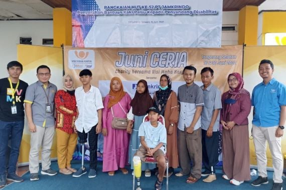 Jamkrindo Berdayakan Disabilitas Melalui Pelatihan Public Speaking dan Bantuan Kaki Palsu - JPNN.COM