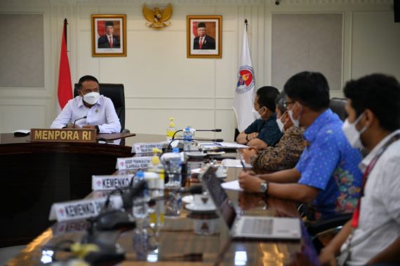 Gelar Rapat dengan Deputi Kemenko PMK, Menpora Amali Bahas Implementasi DBON - JPNN.COM