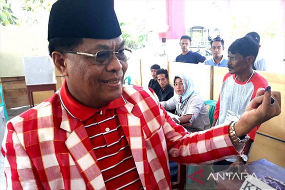 Guru Honorer Tidak Perlu Berkecil Hati, Pak Kasman Lassa akan Terus Memperjuangkan - JPNN.COM