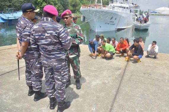 Masuk Wilayah Teritorial Indonesia Tanpa Izin, Kapal Penangkap Ikan Asal Taiwan Ditangkap TNI AL - JPNN.COM