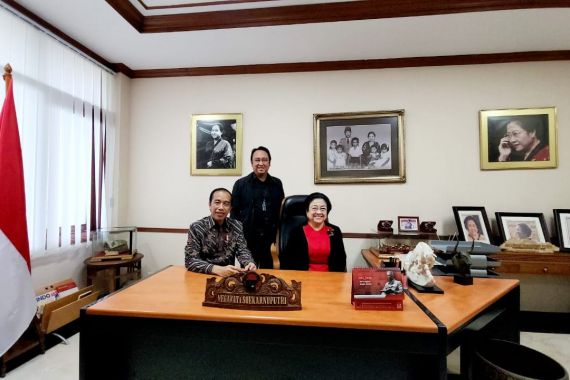 Begini Penampilan Jokowi dan Megawati Sebelum Hadiri Rakernas PDIP - JPNN.COM
