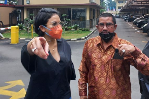 Nikita Mirzani Bertemu Lolly, Fahmi Bachmid Ungkap Apa yang Dibahas - JPNN.COM