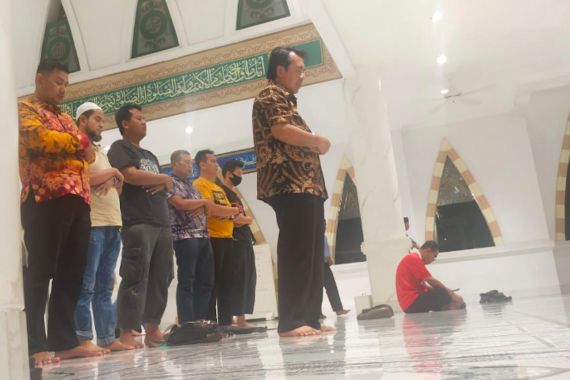 Syauqi Kaget, Imam Salat di Rest Area Ternyata Tokoh Penting - JPNN.COM