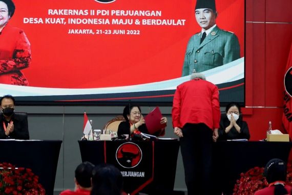 Ganjar Minta Izin Megawati, Lalu Sampaikan Rekomendasi Penting kepada Kader PDIP, Apa Isinya? - JPNN.COM