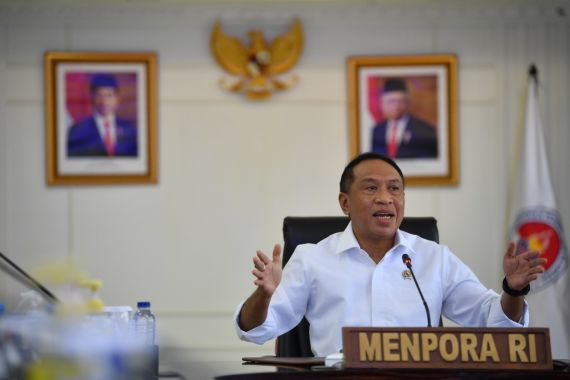 Jokowi Dorong Menpora Amali Percepat Pengembangan Persepakbolaan Nasional di Papua - JPNN.COM