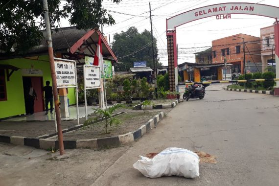 JW Tewas Bersimbah Darah di Depan Kantor RW, Korban Begal atau Bukan? - JPNN.COM