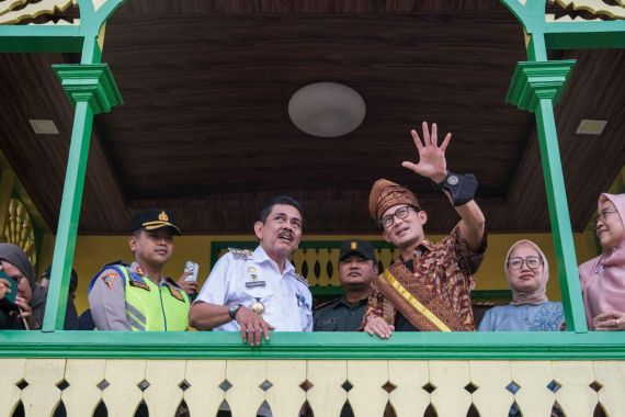 Cerita Sandiaga Uno yang Kunjungi Rumah Adat Puri Melayu Sri Menanti di Tebing Tinggi - JPNN.COM