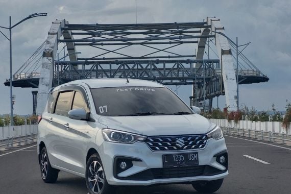 Penjualan Mobil Suzuki Moncer Selama September, Ertiga Hybrid Berkontribusi Besar - JPNN.COM
