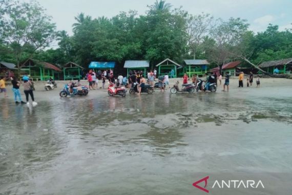 Berenang di Pantai Batu Gong Konawe, 3 Bocah Tenggelam, 1 di Antaranya Masih Hilang - JPNN.COM