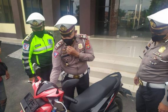 Begal Bertemu Polisi di Tengah Jalan, Begini Jadinya, Sukurin - JPNN.COM