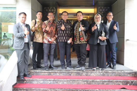 Kemnaker Berharap Dubes RI untuk Korsel Kawal Kerja Sama Penempatan dan Pelindungan PMI - JPNN.COM