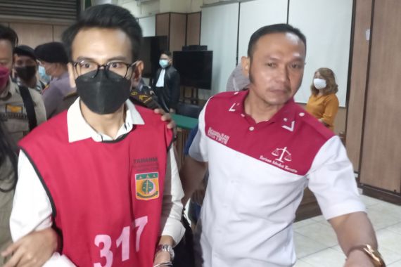 Pilih Banding Saat Divonis 4 Tahun Penjara, Adam Deni Senggol Soal Ini - JPNN.COM