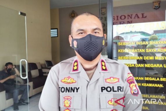 AKBP Tonny Kurniawan Ungkap Kasus Judi Togel, MK: Ada yang Memasang Rp 2.000 - JPNN.COM